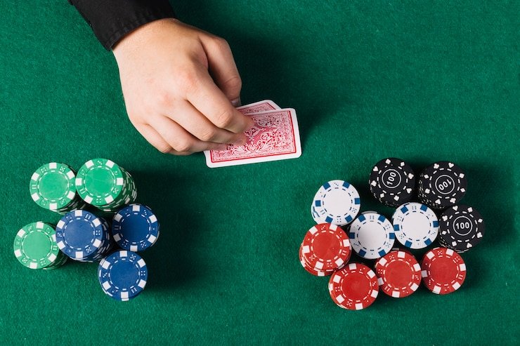 Bagan tingkat loyalitas gastoto menampilkan manfaat progresif dari Member hingga Diamond